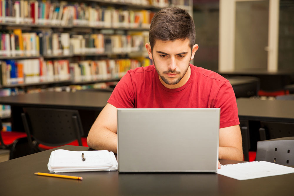 Advantages of Buying Top Laptops for Students