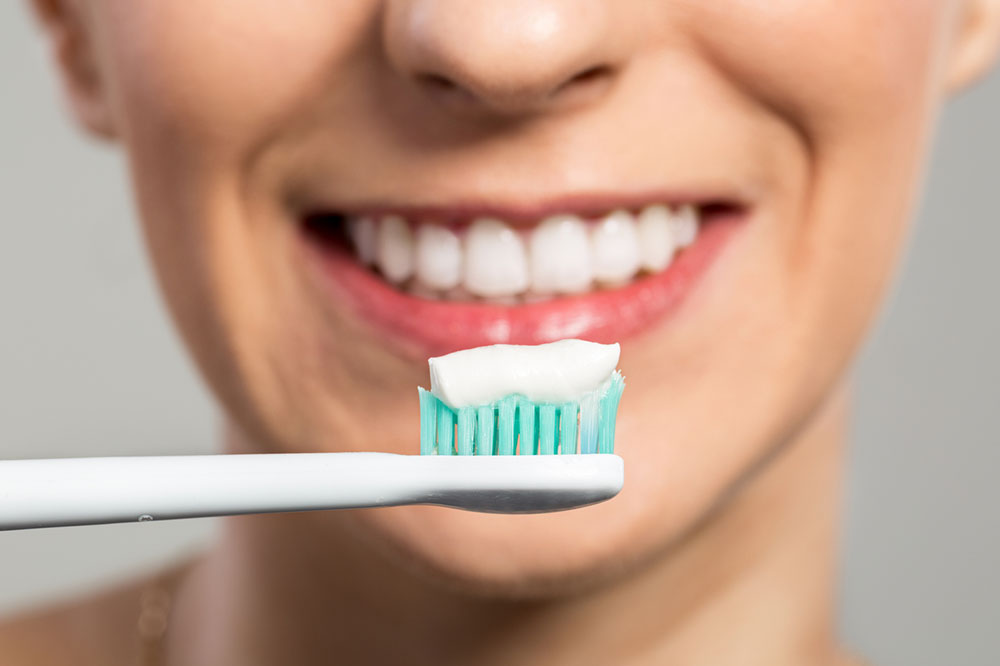 Teeth Whitening Products and Their Drawbacks